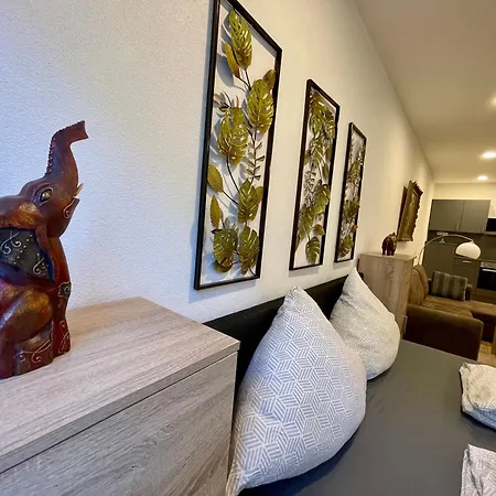 Апартаменты Neu Goldstadt Gallery Zentrum Am Schloessle Пфорцхайм